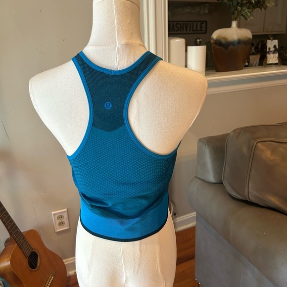 Lululemon Seamless Mesh Supportive Bra Tank Top Sz 8 Poolside Blue - Picture 2 of 3